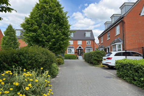 Larkspur Drive, Burgess Hill, West Sussex, RH15 0UL