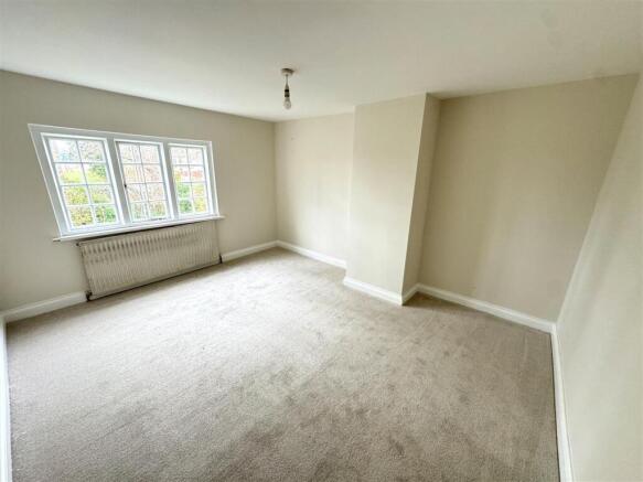 Bedroom 1.jpg