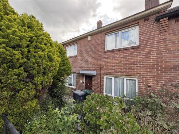 4 bed Semi-Detached for sale Image 11