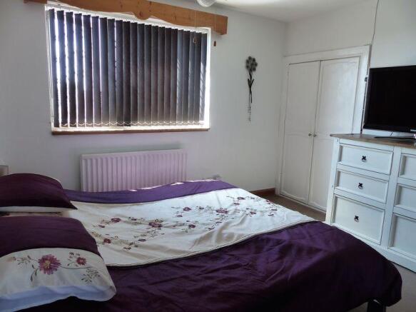 Bedroom 1 ward...