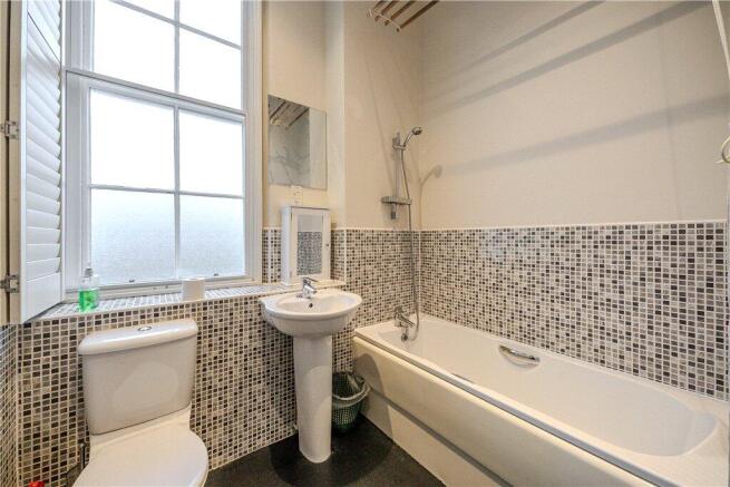 3 bed Apartment for sale Image 11