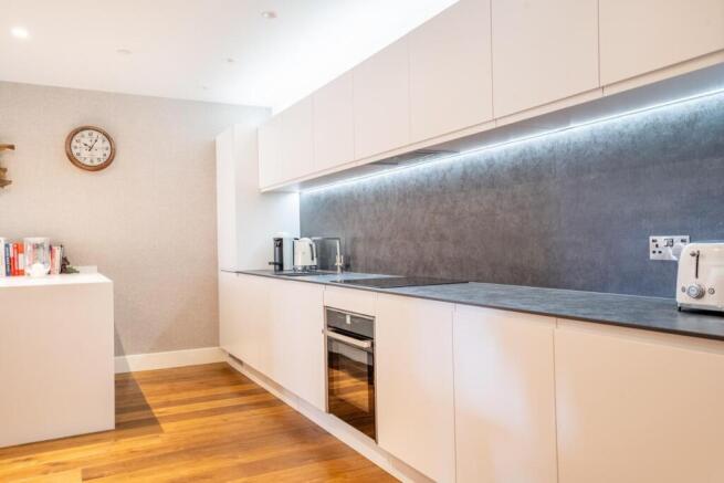 2 bed Apartment for sale Image 10
