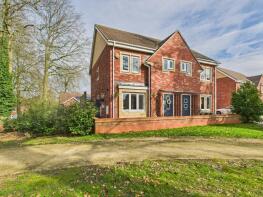 37, Trinity Circle, High Wycombe HP11 1FB