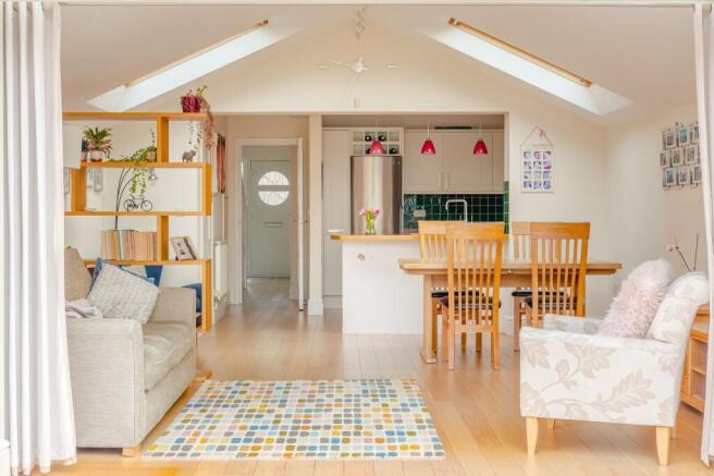 Kitchen/ Dinning area