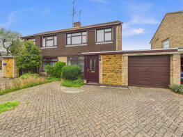 31, Parade Bank, Moulton NN3 7ST