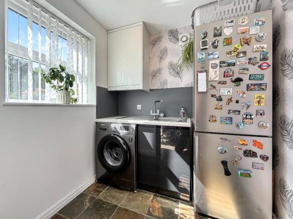 4 bed Detached for sale Image 12