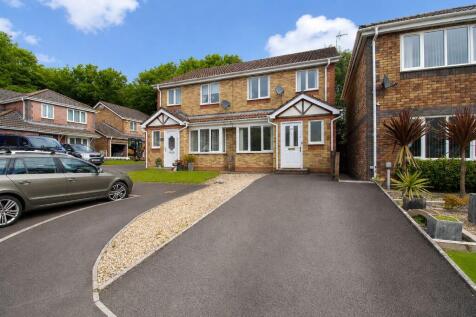 Cae Garw, Llantwit Fardre, Pontypridd, CF38 2TQ