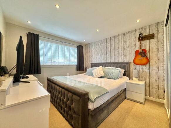 Lancaster Avenue, Beith bed one