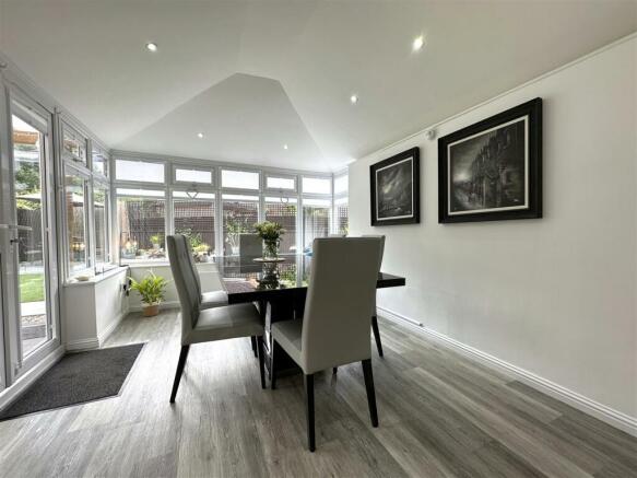 Dining Room 070
