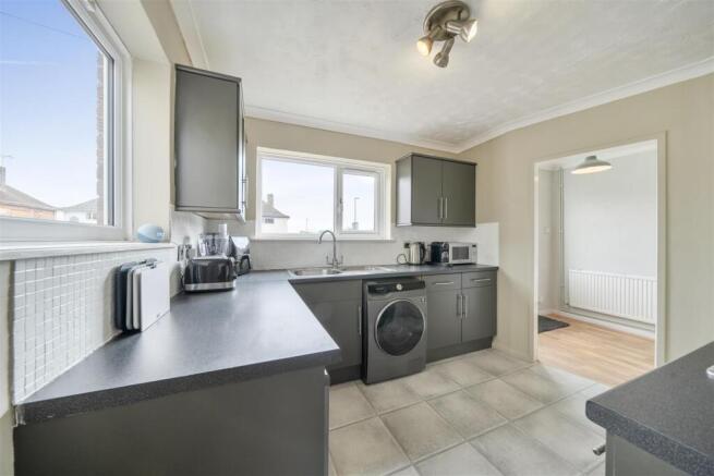 Orchard Way, Bognor Regis photo 4