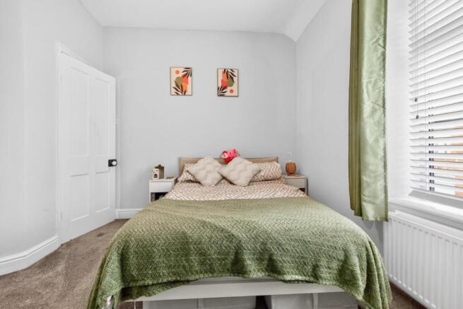 2 bed End of Terrace to rent Image 9