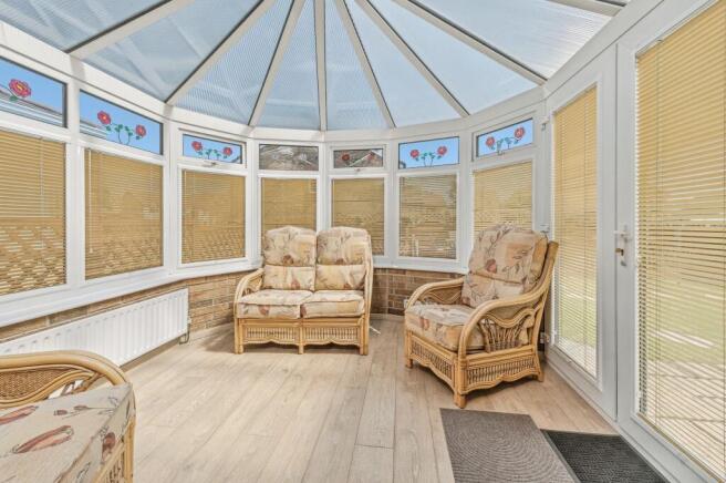 5 bed Detached for sale Image 8