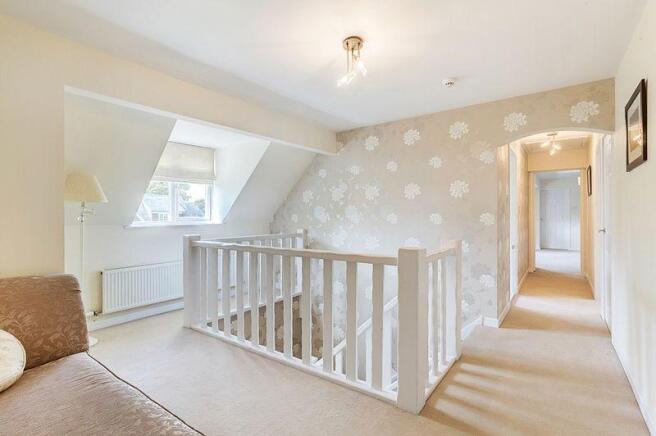 GALLERIED LANDING