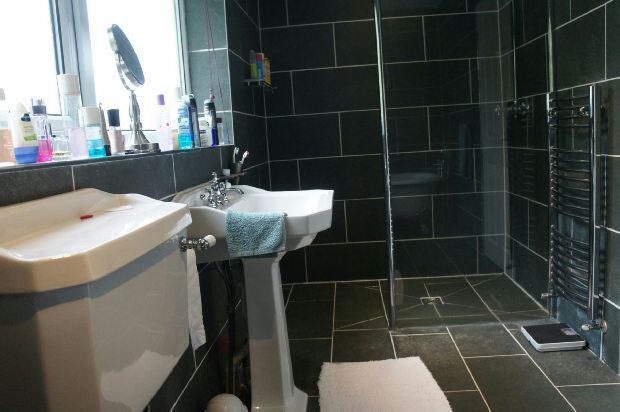 EN SUITE WET ROOM PH