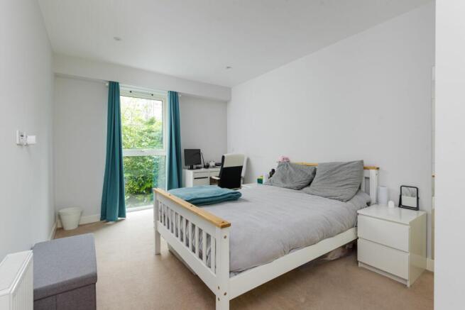 2 bed Flat for sale Image 4