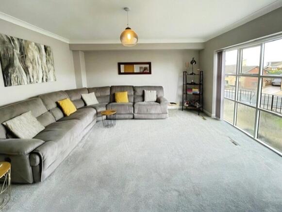 4 bed Detached for sale Image 4