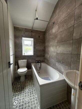 2 bed Terraced to rent Image 10