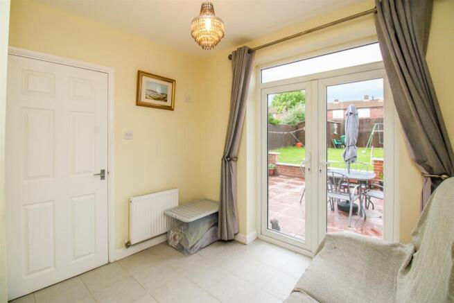 3 bed Semi-Detached for sale Image 6