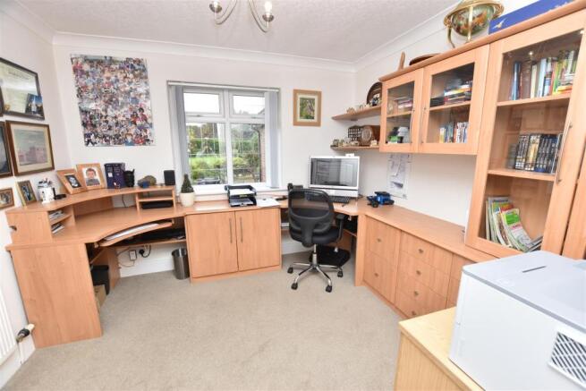 OFFICE/BEDROOM 6 (REAR)