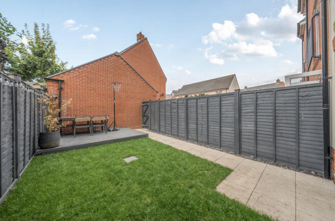 1349218-5-68bf100...