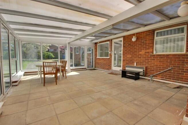 4 bed Detached Bungalow for sale Image 9