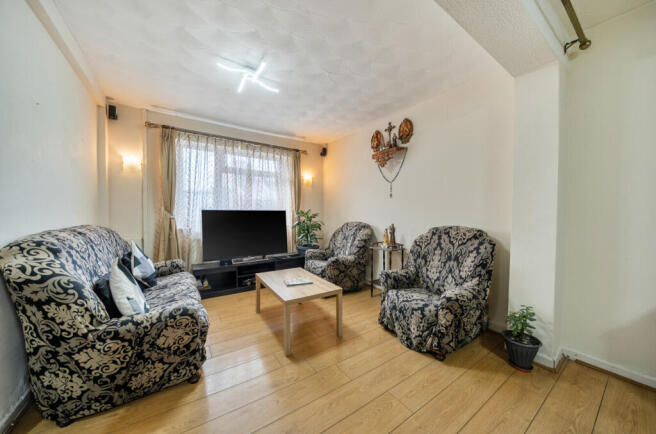 1389002-3-693ffe7...