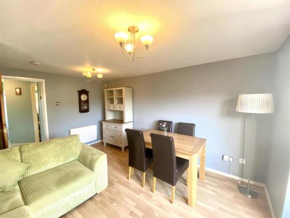 LIVING/DINING ROOM