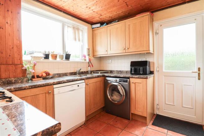 Lingmoor Way, Harraby, Carlisle photo 2