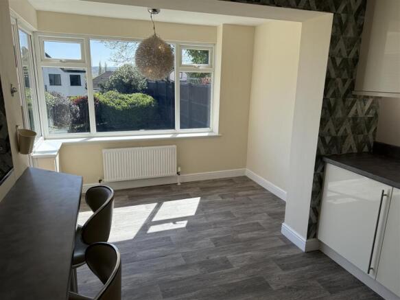 3 bed Semi-Detached for sale Image 9