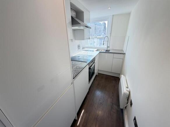 Flat 3 Regent Gate - Kitchen.jpg