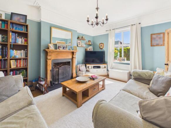 4 bed Detached for sale Image 7