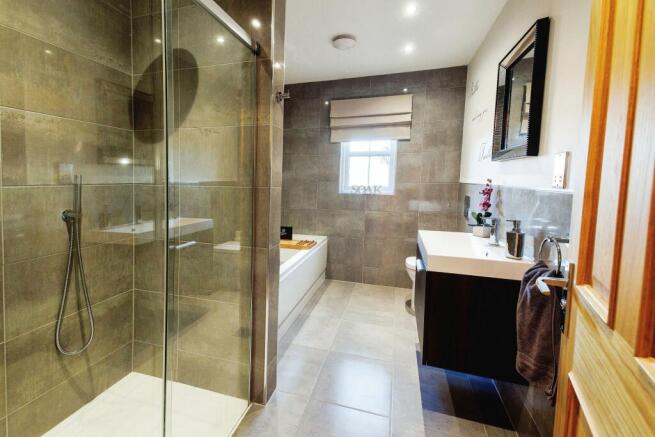Bathroom/Shower
