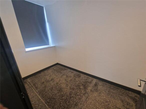 2 bed Apartment to rent Image 11