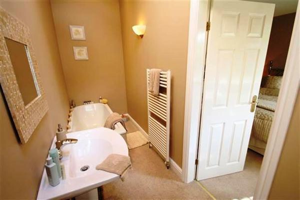 En-Suite Bathroom