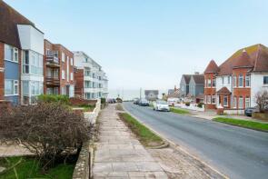 Flat 6, 10 Duncan Court, Chichester Drive East, Saltdean, Brighton BN2 8LB