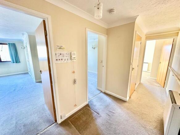 2 bed Apartment for sale Image 5