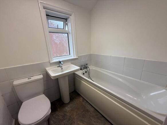 3 bed End of Terrace to rent Image 5