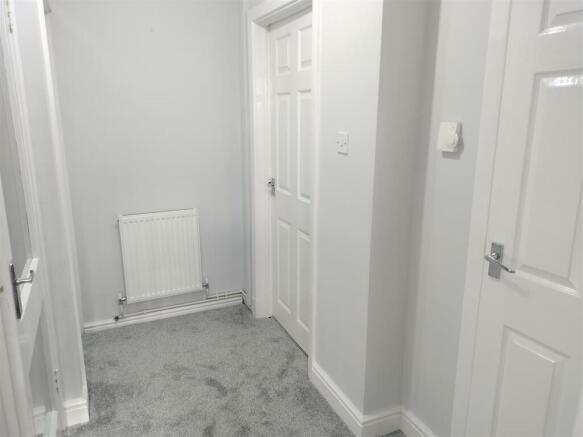 34 bryn glas hall way.jpg