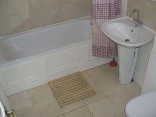 Shaa Road Bathroom