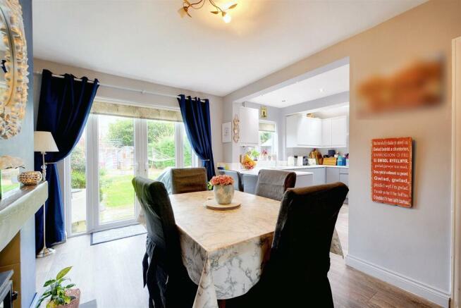 Dining Room_2.jpeg