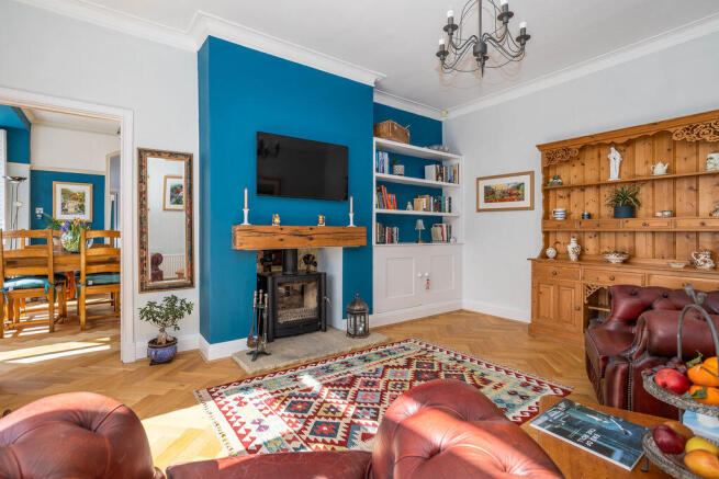 5 bed Detached for sale Image 10