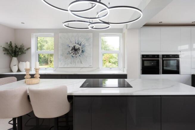 4 bed Detached for sale Image 6