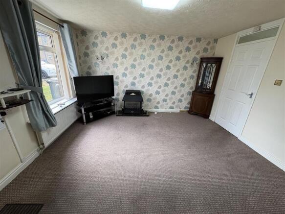 2 bed Ground Flat for sale Image 7