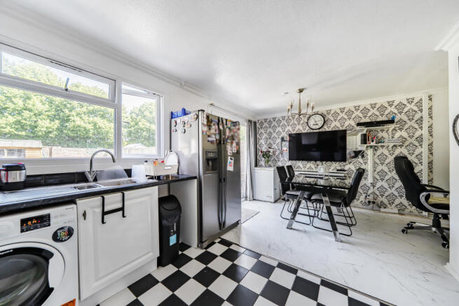 House in Crawley, Broadfield - View 4
