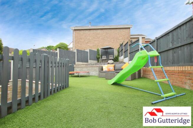 ENCLOSED REAR GARDEN