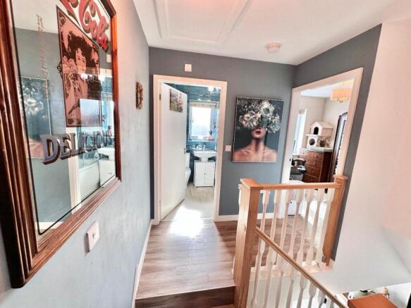 2 bed Semi-Detached for sale Image 11