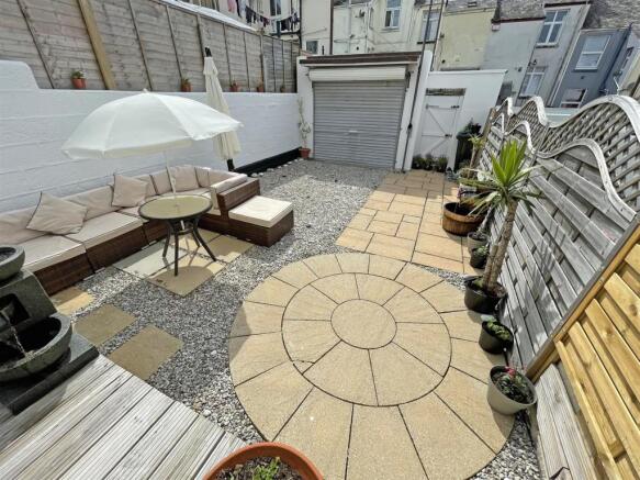 Sturdee road 41 garden for inside.jpg