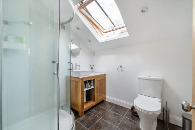 ENSUITE SHOWER ROOM 