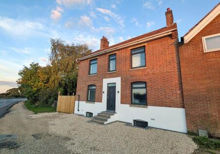 Ringwood Road, Stoney Cross, SO43