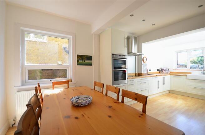Kitchen/Dining Area